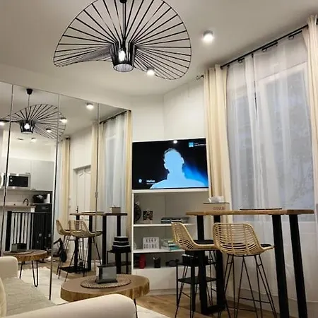 Cosy Studio Near Eiffel Tower Paris Exterior photo